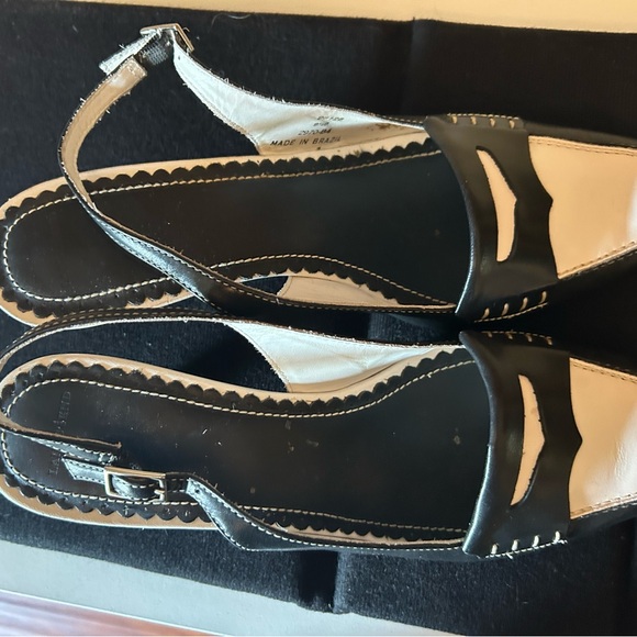 Lands End spectator pumps.  Black and White. Kitten heel, size 9.5. - Picture 5 of 11